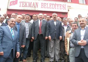 Yılmaz'a coşkulu karşılama